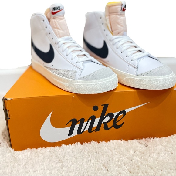 Nike Shoes - 🆕🧡 WOMEN'S NIKE BLAZER MID '77 CASUAL SHOES